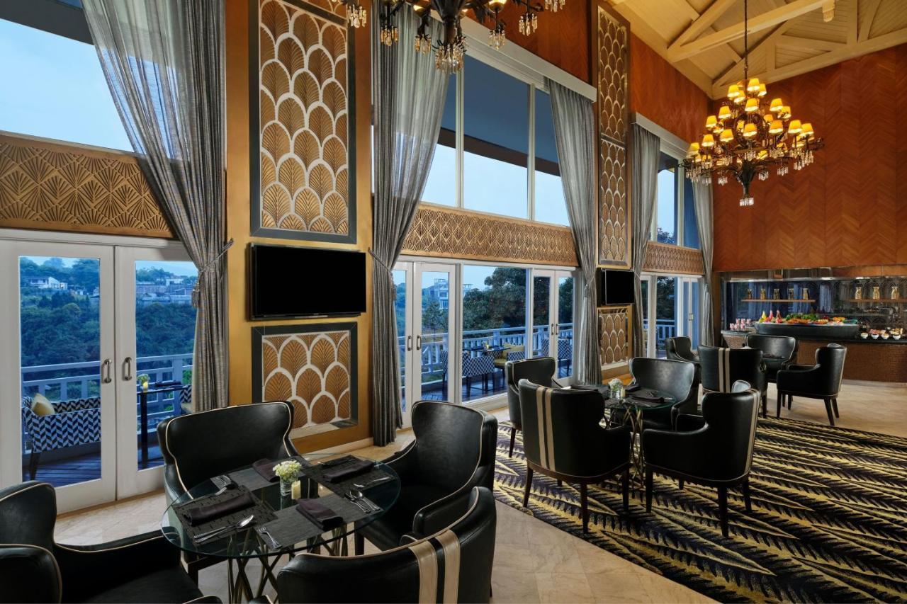 Sheraton Bandung Hotel & Towers Экстерьер фото