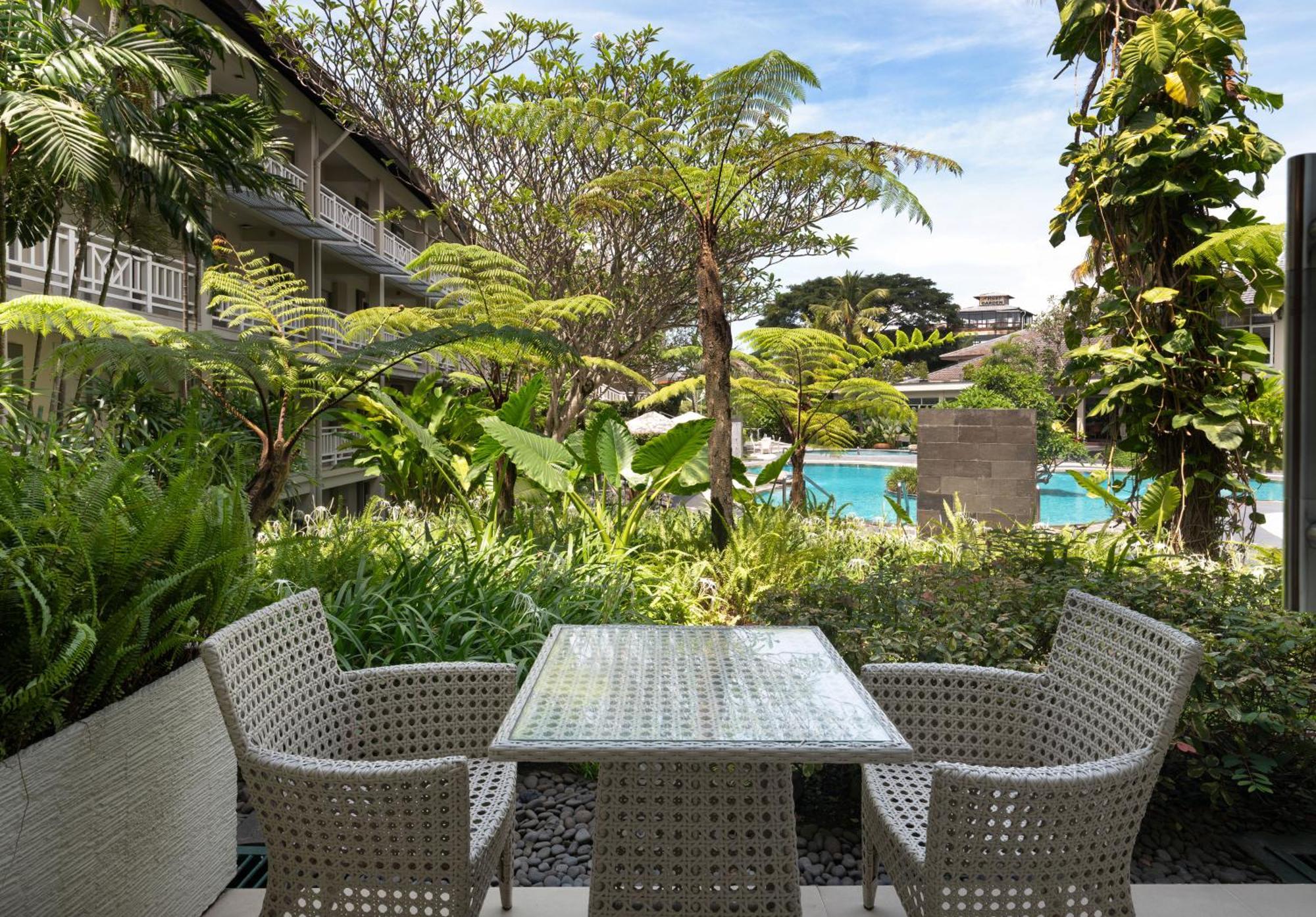 Sheraton Bandung Hotel & Towers Экстерьер фото