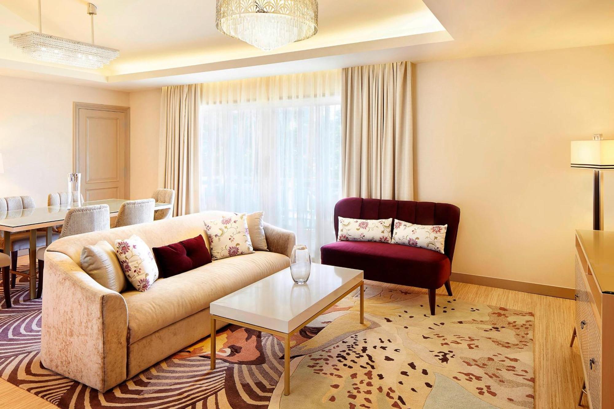 Sheraton Bandung Hotel & Towers Экстерьер фото